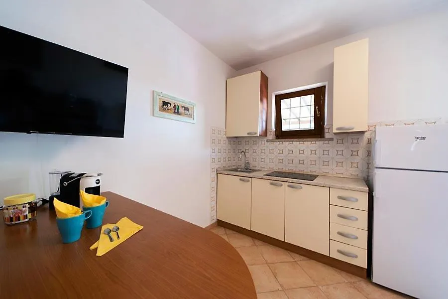Aparthotel Villa Cecilia - Appartamenti Procchio