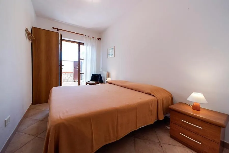 Villa Cecilia - Appartamenti Procchio  Italy